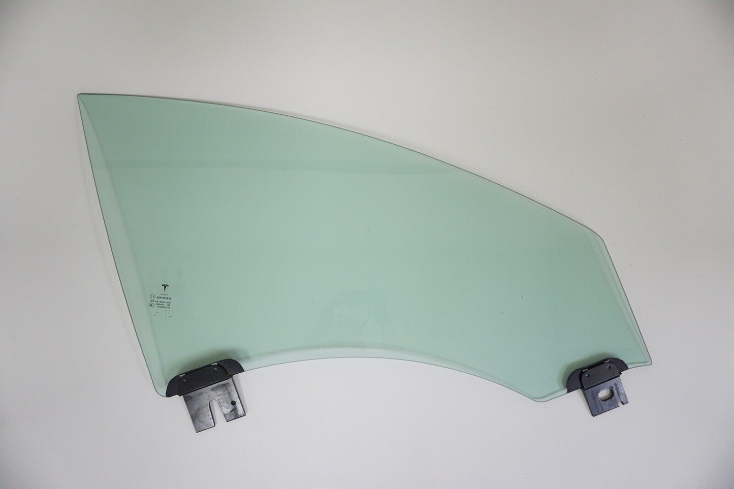 Tesla Model S (2012-2017) OEM RH Front Window Glass 6006647-00-E