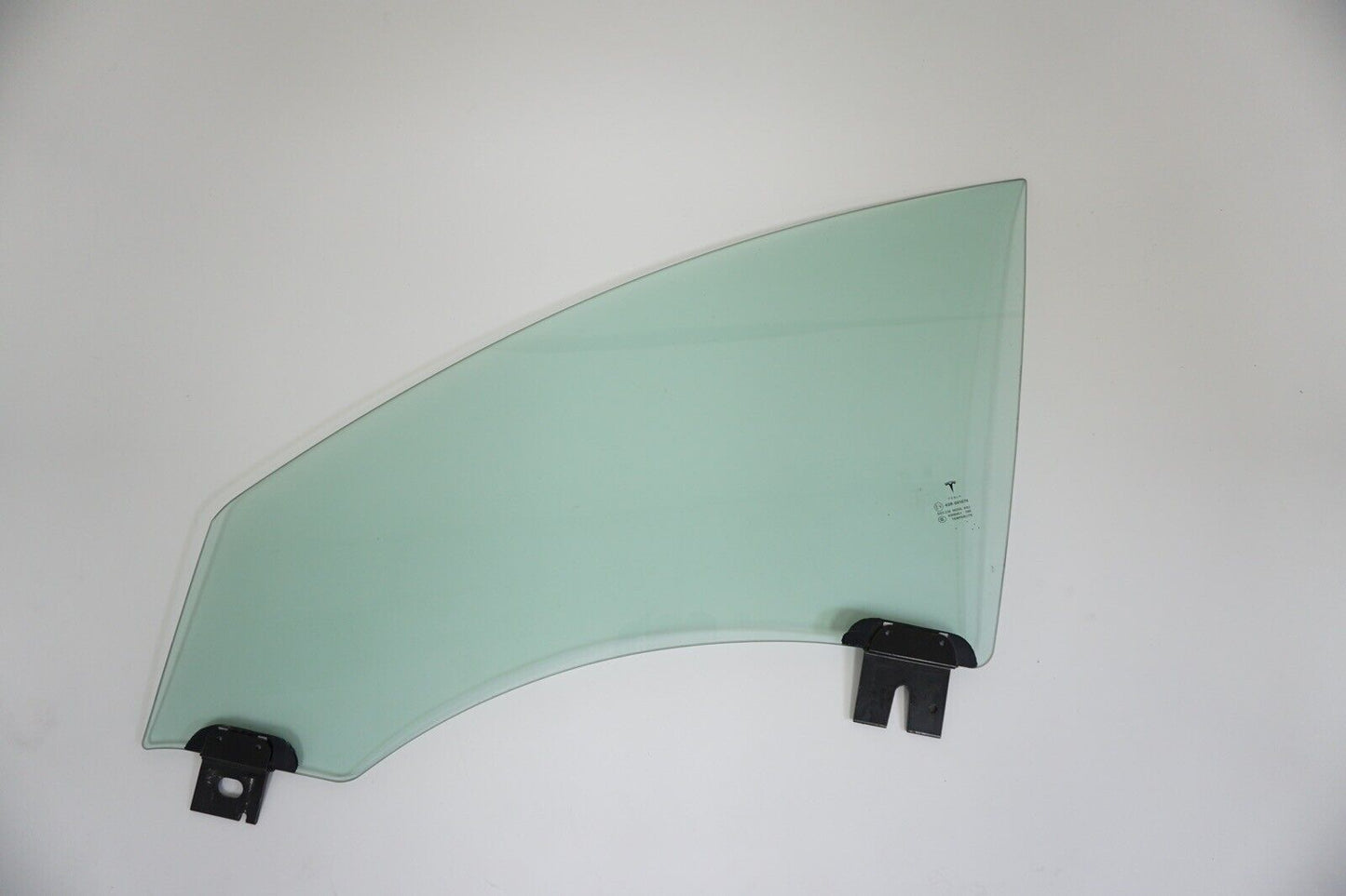 Tesla Model S (2012-2017) OEM LH Front Window Glass 6006547-00-E